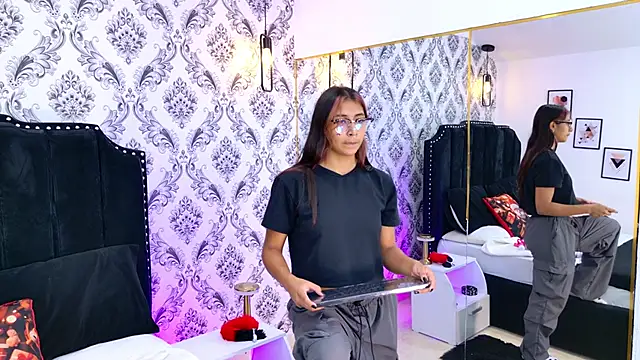 RavenGloomy online show from January 9, 2026, 7:32 pm