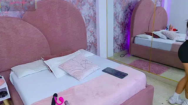 RavenGloomy online show from September 11, 2025, 8:31 pm