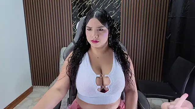 Snapshot of Emy_topless chatting on November 11, 2025, 11:05 am Emy topless online show from November 11, 2025, 11:05 am