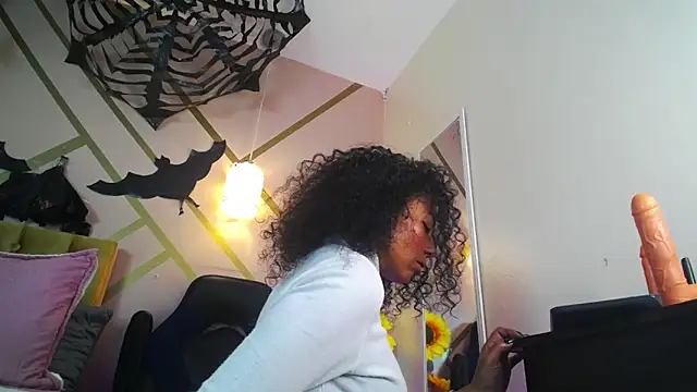 Snapshot of brendaliive chatting on October 9, 2025, 7:47 pm brendaliive online show from October 9, 2025, 7:47 pm