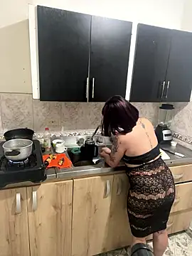 Snapshot of Shopienhenk chatting on January 8, 2026, 4:02 pm Shopienhenk online show from January 8, 2026, 4:02 pm