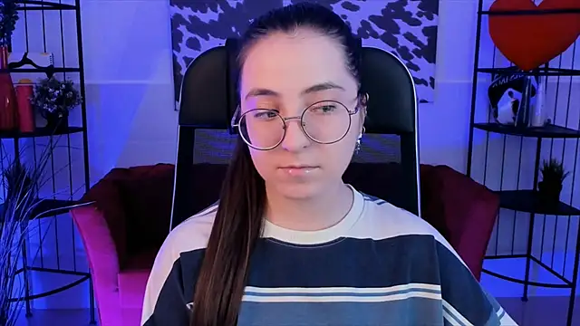 Snapshot of VirtuallVoyant chatting on September 25, 2025, 4:29 am VirtuallVoyant online show from September 25, 2025, 4:29 am