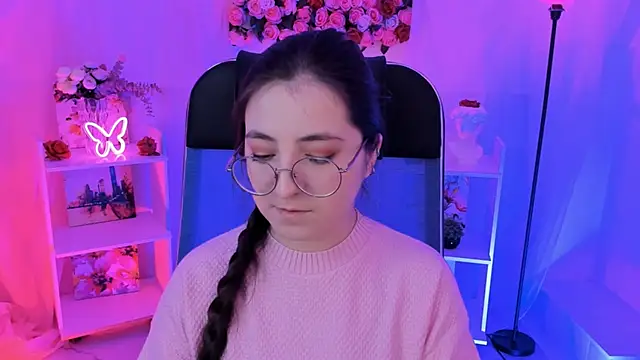 Snapshot of VirtuallVoyant chatting on October 16, 2025, 7:16 am VirtuallVoyant online show from October 16, 2025, 7:16 am