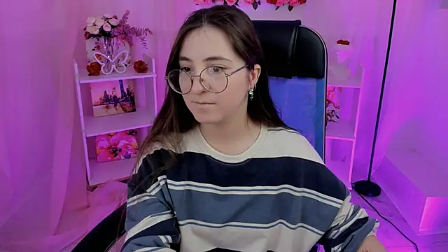 Snapshot of VirtuallVoyant chatting on September 26, 2025, 5:14 am VirtuallVoyant online show from September 26, 2025, 5:14 am