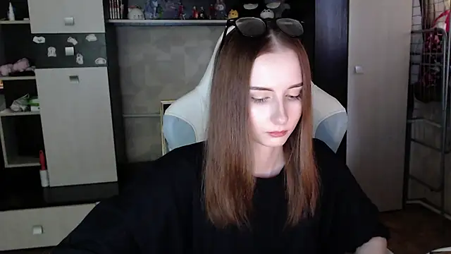 Snapshot of Cutti_Crystal chatting on November 11, 2025, 2:50 am Cutti Crystal online show from November 11, 2025, 2:50 am