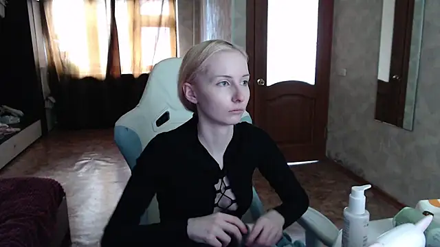 Cutti Crystal online show from April 13, 2026, 9:02 am