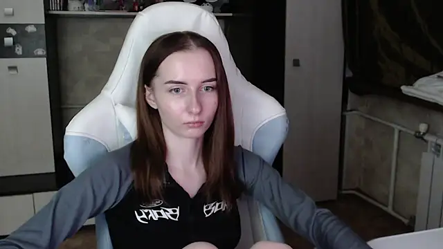 Snapshot of Cutti_Crystal chatting on November 4, 2025, 3:05 pm Cutti Crystal online show from November 4, 2025, 3:05 pm