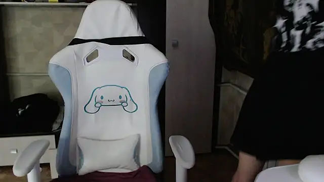 Snapshot of Cutti_Crystal chatting on February 24, 2026, 9:48 pm Cutti Crystal online show from February 24, 2026, 9:48 pm