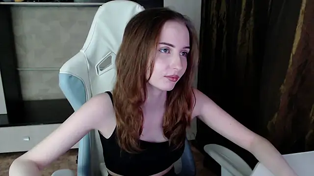 Snapshot of Cutti_Crystal chatting on February 5, 2026, 2:02 pm Cutti Crystal online show from February 5, 2026, 2:02 pm