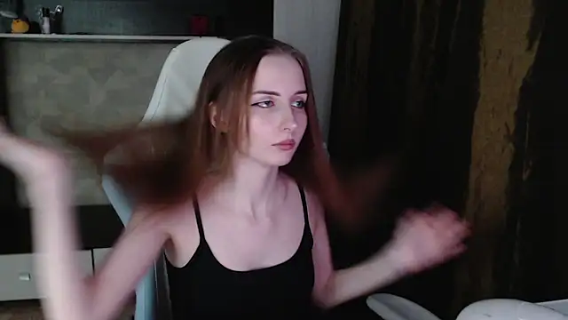 Snapshot of Cutti_Crystal chatting on February 10, 2026, 12:37 pm Cutti Crystal online show from February 10, 2026, 12:37 pm