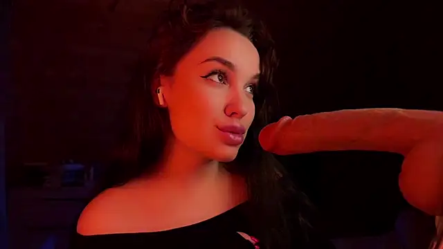 Crucio online show from April 8, 2026, 8:32 pm