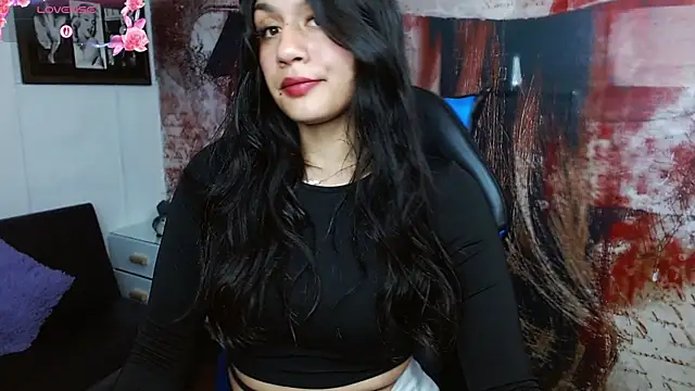 gigi gilt  online show from July 24, 2026, 9:22 pm
