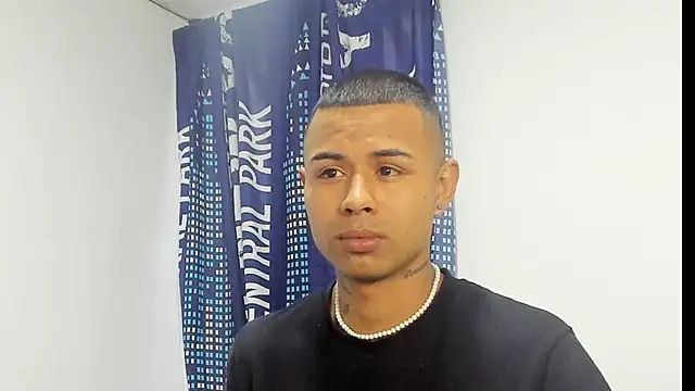  Logan Colton  online show from November 12, 2025, 10:24 pm