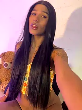 cam11 07 online show from October 21, 2025, 9:25 pm