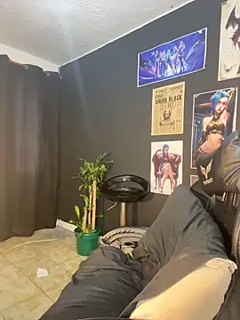 cam11 07 online show from December 21, 2025, 8:20 pm