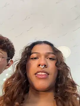 cam11 07 online show from April 19, 2026, 8:33 pm