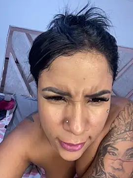 MarianaaSantos online show from April 5, 2026, 6:20 am