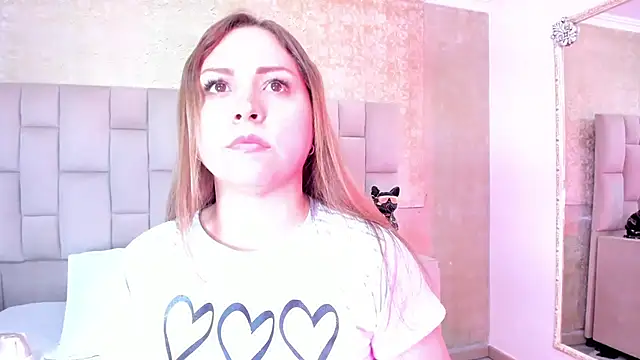 cloesummerr  online show from September 26, 2025, 1:51 pm