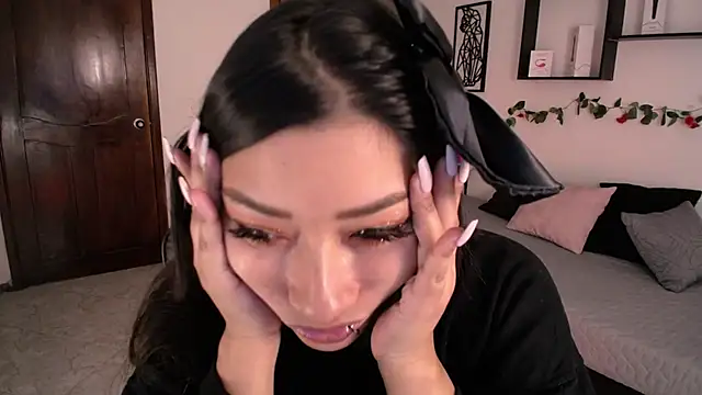 Mia 1120 online show from October 7, 2025, 1:56 pm