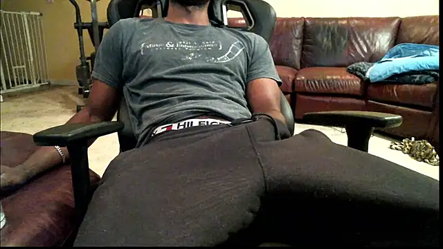 james421   online show from December 1, 2025, 5:52 am