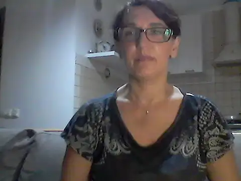 Snapshot of Elena48324 chatting on August 4, 2026, 4:55 pm Elena48324 online show from August 4, 2026, 4:55 pm