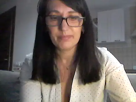 Elena48324 online show from April 16, 2026, 5:03 pm