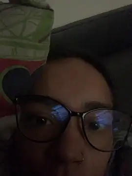 Dafne Mel online show from September 12, 2025, 2:17 pm