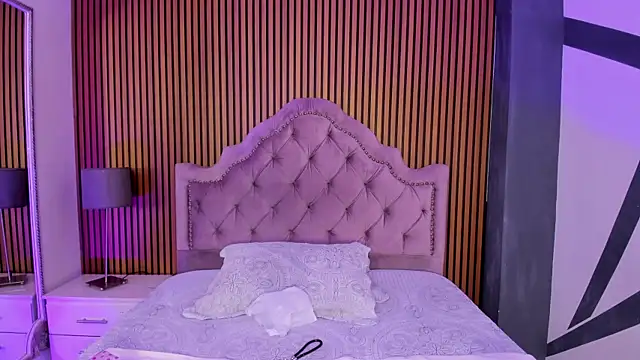 Starbutterflyy  online show from October 16, 2025, 3:48 am