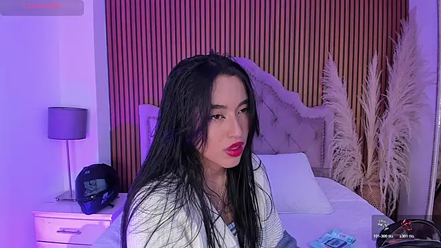 Starbutterflyy  online show from January 9, 2026, 5:25 am