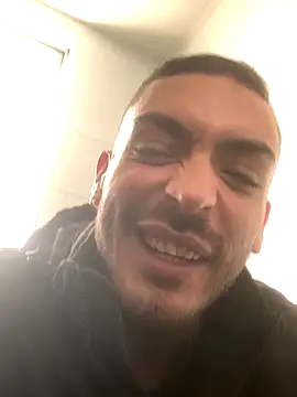 Snapshot of malek_xarx_ chatting on September 15, 2025, 2:28 pm malek xarx online show from September 15, 2025, 2:28 pm