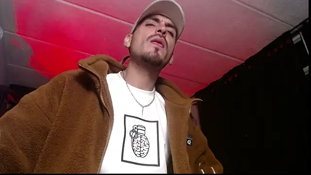 Snapshot of malek_xarx_ chatting on November 23, 2025, 5:39 am malek xarx online show from November 23, 2025, 5:39 am