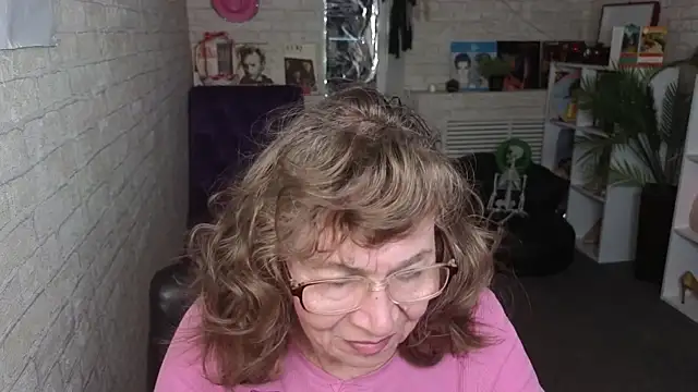 Betty Brick online show from April 16, 2026, 1:56 pm