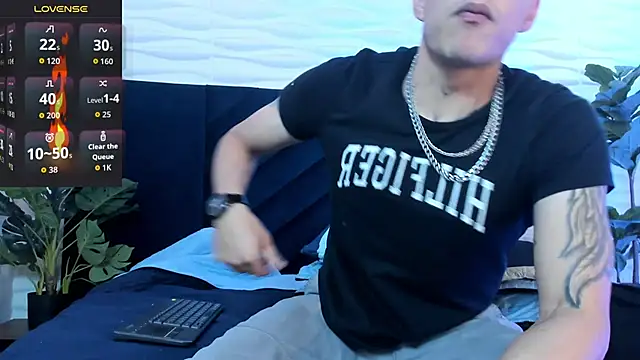 Dustin Sonne online show from November 9, 2025, 3:43 am