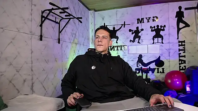 Snapshot of Dustin_Sonne chatting on June 2, 2026, 3:39 am Dustin Sonne online show from June 2, 2026, 3:39 am