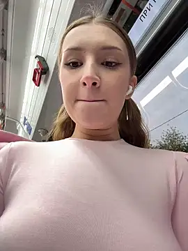 katexxxx online show from October 7, 2025, 3:13 pm