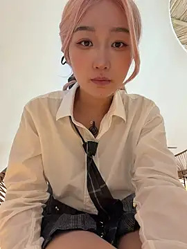 winter11 online show from October 5, 2025, 1:51 am