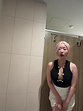 winter11 online show from October 6, 2025, 3:46 pm