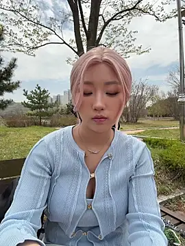 winter11 online show from April 17, 2026, 3:42 am