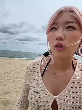 winter11 online show from September 19, 2025, 2:15 am