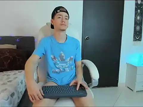 ThiagooJames online show from February 22, 2026, 7:22 am