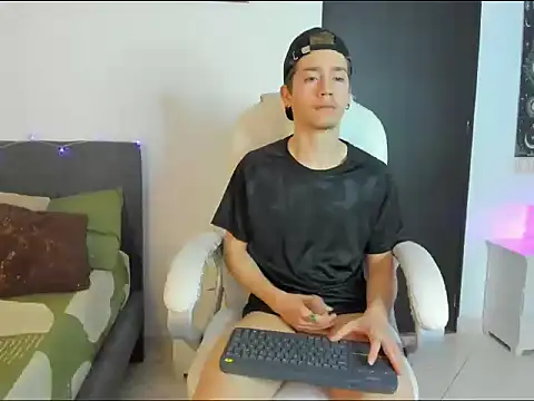 ThiagooJames online show from February 7, 2026, 6:10 am