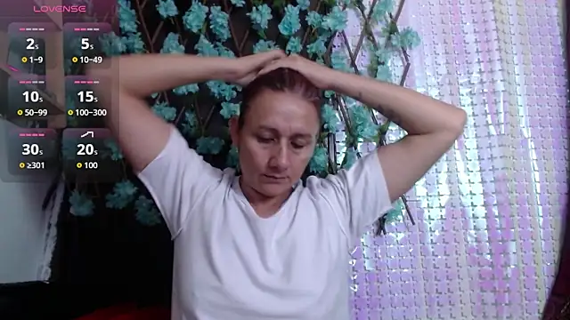 darling hott online show from October 6, 2025, 9:43 am