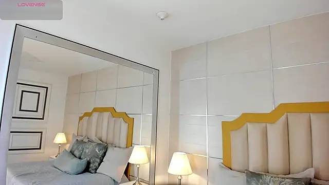 Snapshot of MaddieParker chatting on October 21, 2025, 7:24 pm MaddieParker online show from October 21, 2025, 7:24 pm