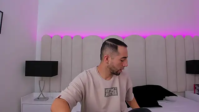 Lushian  online show from September 13, 2025, 3:34 pm