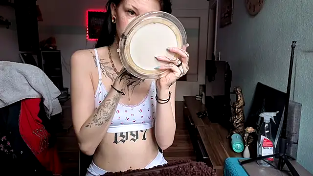 Snapshot of Seductively4_20 chatting on July 19, 2026, 8:12 am Seductively4 20 online show from July 19, 2026, 8:12 am