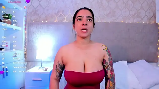 KamilaBetancourt online show from February 9, 2026, 12:58 pm