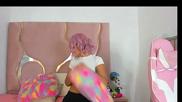 Akiraht online show from October 21, 2025, 6:07 pm