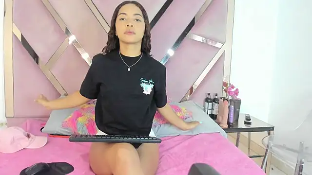 Akiraht online show from November 5, 2025, 8:34 pm