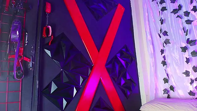 ivonne diaz1 online show from October 25, 2025, 2:33 am