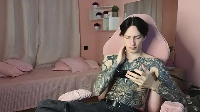 Snapshot of Martin_Jin chatting on October 17, 2025, 1:24 pm Martin Jin online show from October 17, 2025, 1:24 pm